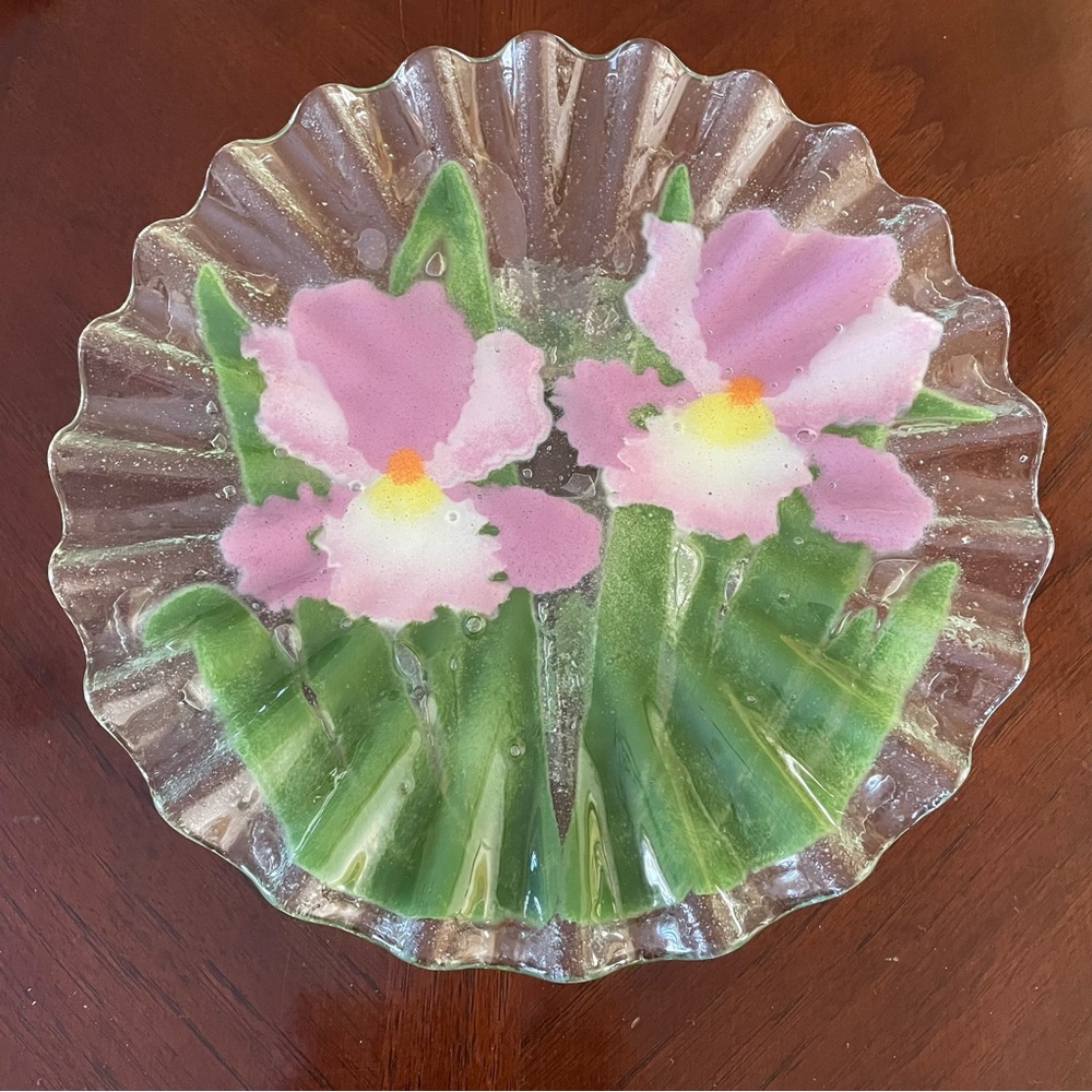 Folio Glass Iris Flower Fluted Glass Cake Plate